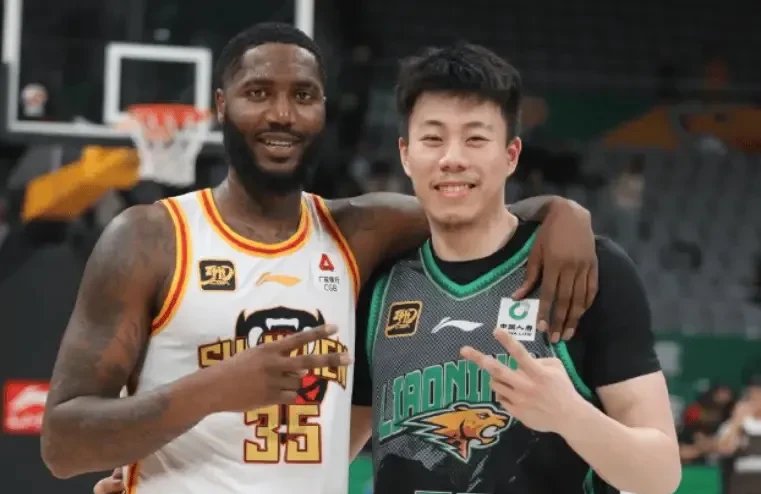 九游体育平台-KT轻取FLY，Clid线上压制力十足激烈交锋成都决赛之夜，引爆全场热议