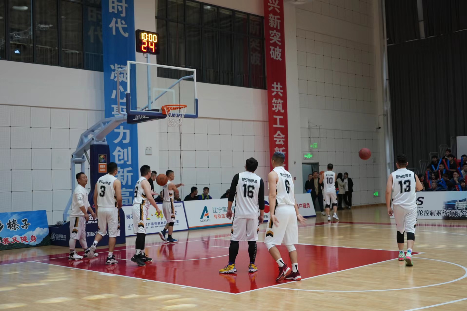 非洲篮球挑战赛争夺激烈，冠军难以预测