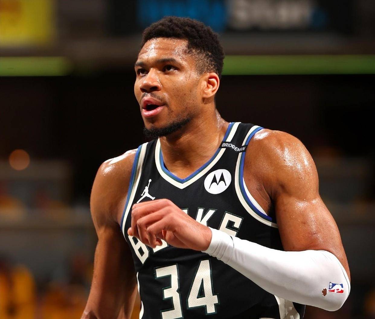 雄鹿逆转击败东部强队,证明实力不容小觑 雄鹿逆转击败东部强队,证明实力不容小觑