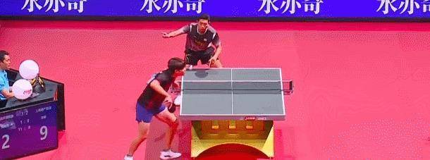 九游中国-裁判疑似漏判，引发球迷抗议