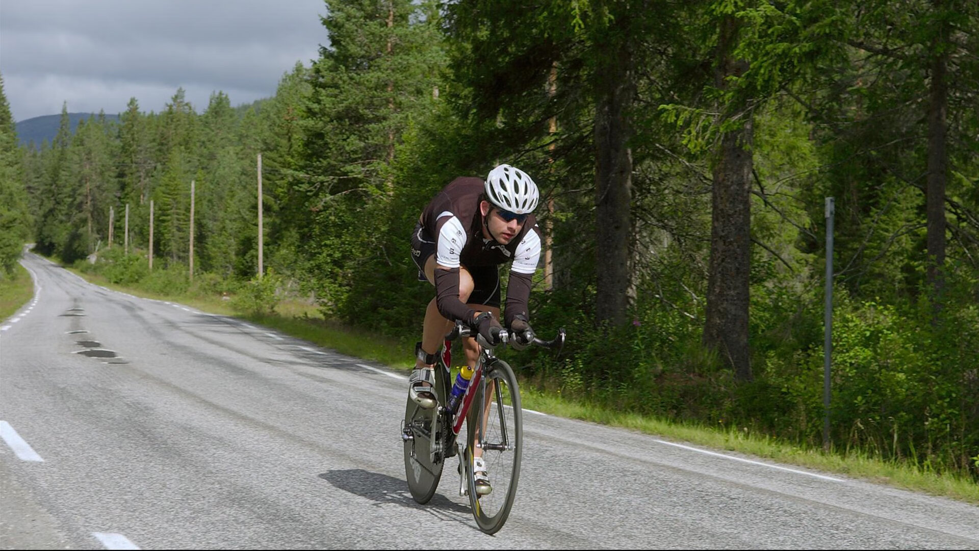 乌拉圭淘汰土耳其与佩德里欧冠接管，足球唯一性的双重奏