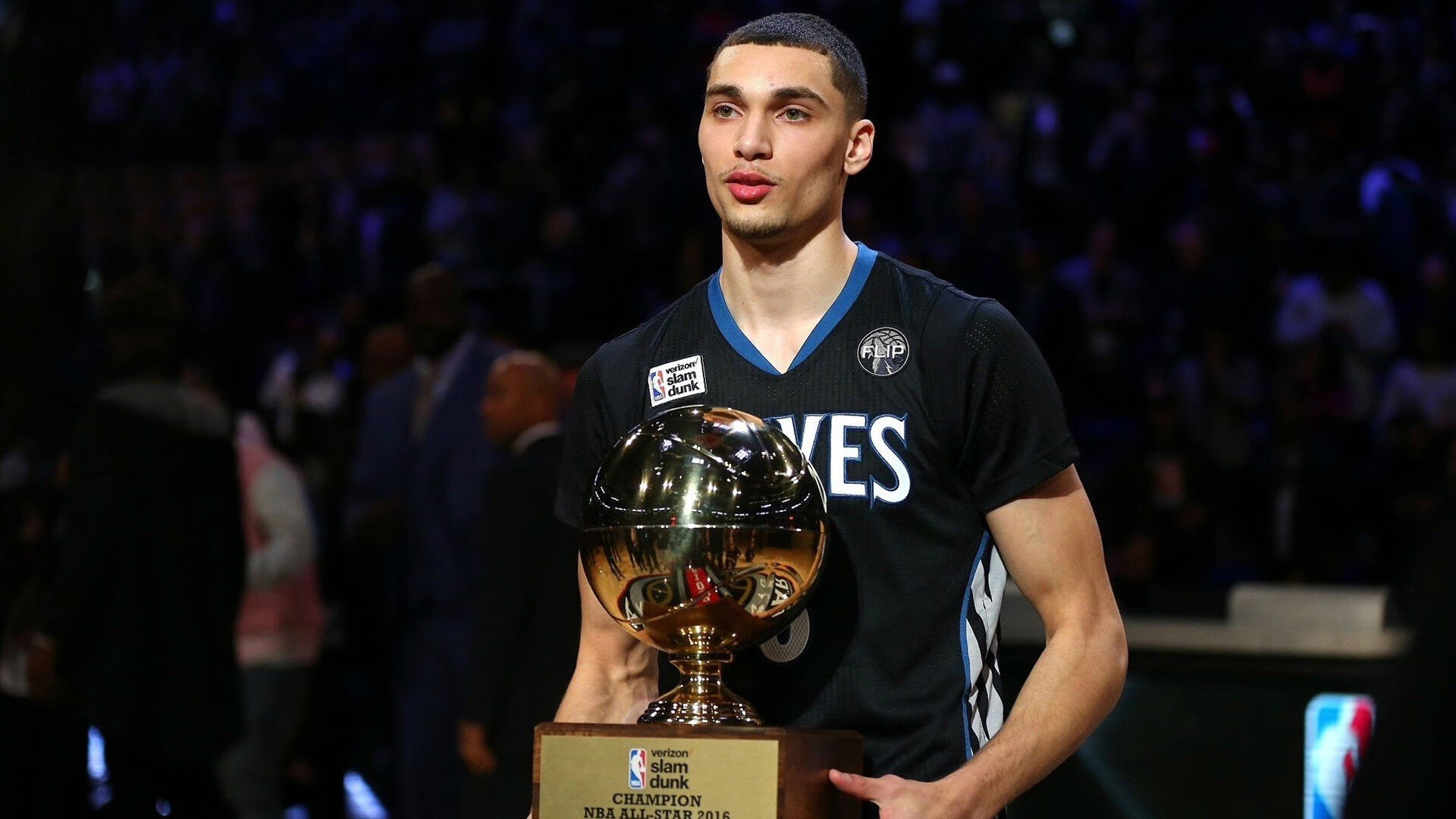 门将变巨人!无人问津的埃涅尔·门迪如何让巴黎圣日耳曼碾压勒沃库森?