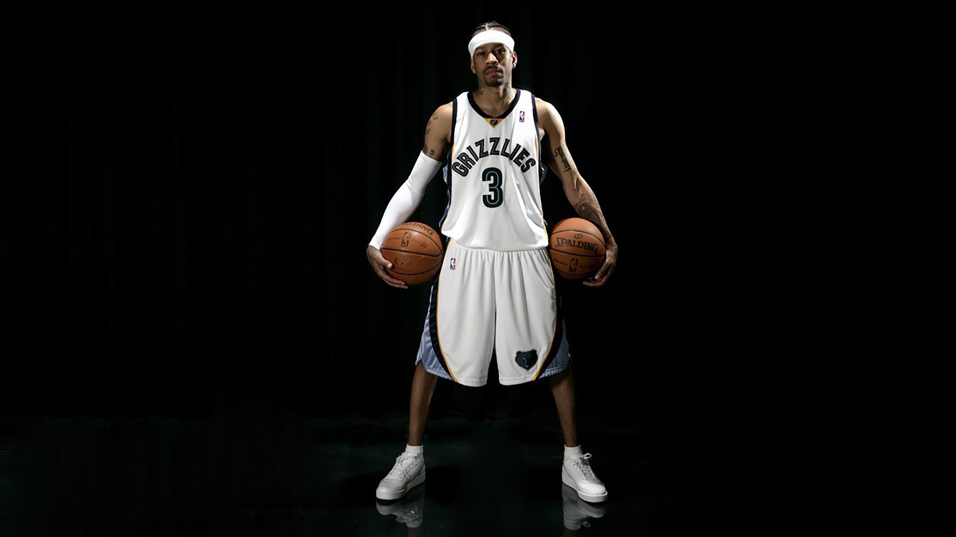 终场哨与球台弧线，两种胜利叙事